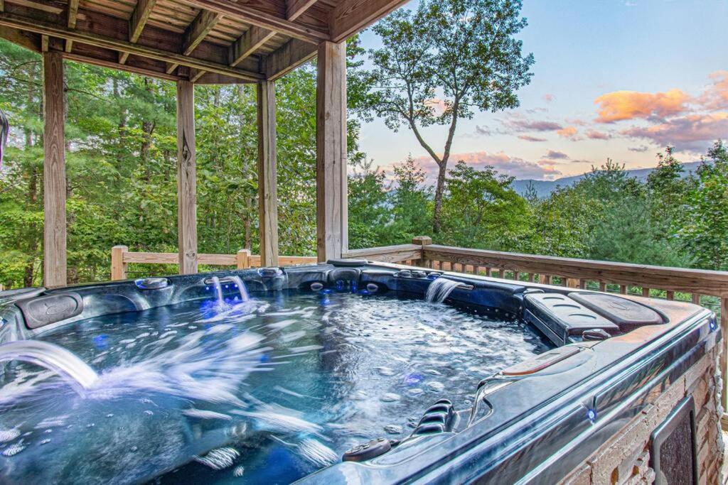 Cherry Log Summit Cabin By Bk Stays - Family Friendly - Playground - Game Room - Jacuzzi - Amazing Mountain Views Buitenkant foto