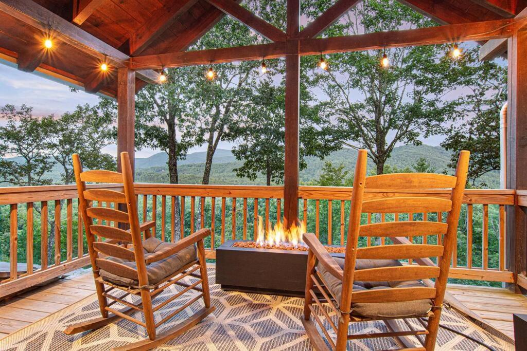 Cherry Log Summit Cabin By Bk Stays - Family Friendly - Playground - Game Room - Jacuzzi - Amazing Mountain Views Buitenkant foto